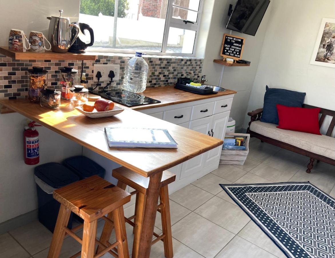 C-Pampoentjie Appartement Struisbaai Buitenkant foto