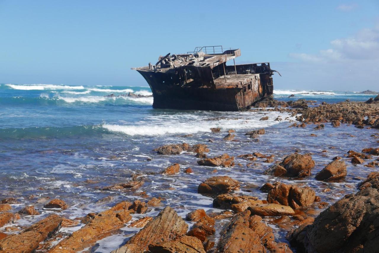 C-Pampoentjie Appartement Struisbaai Buitenkant foto